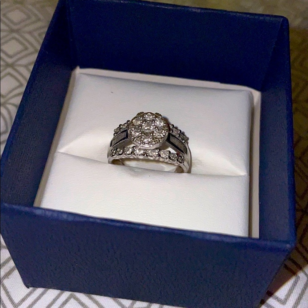 Brilliant 10K white gold- diamond ring 💍 💎